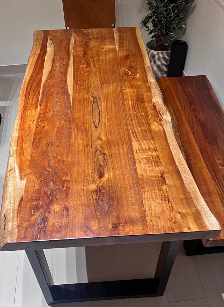 Real solid wood dining table ( Used )